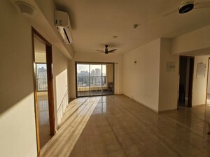 Room in 4 BHK Apartment at Lodha Bellagio, Powai – for Rent