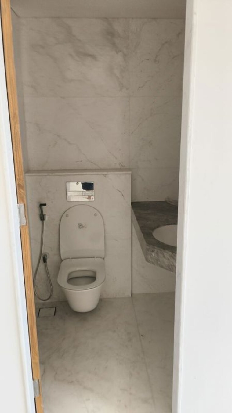 Bathroom, lodha-bellagio 4 Bedroom 2300 Sq.Ft. Apartment In Powai Mumbai 10251222