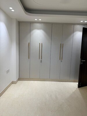 Building Lobby in 3 BHK Builder Floor at Malviya Nagar – for Sale