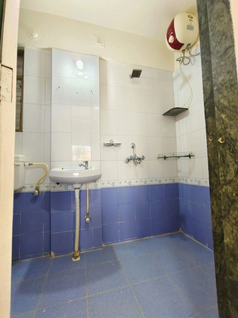 Bathroom, karve nagar 2 Bedroom 1125 Sq.Ft. Apartment In Karve Nagar Pune 10251304