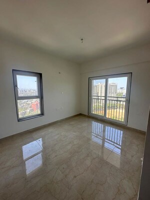 Room in 2 BHK Apartment at Shapoorji Pallonji BKC 28, Bandra East – for Rent