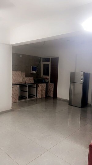 Room in 3 BHK Apartment at Sargasan – for Rent