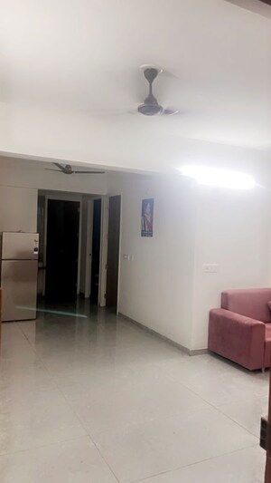 Room in 3 BHK Apartment at Sargasan – for Rent