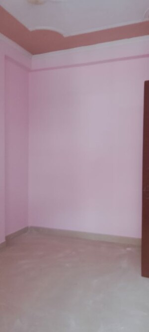 Room in 1 BHK Builder Floor at Krishna Apartment Noida, Sector 49 – for Sale