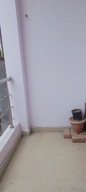 Furnished Amenities in 1 BHK Builder Floor at Krishna Apartment Noida, Sector 49 – for Sale