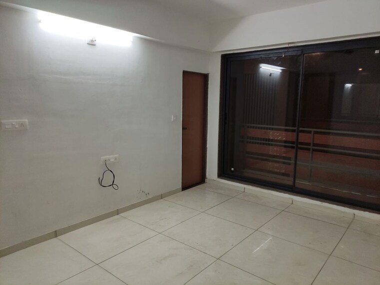 Room, sargasan 3 Bedroom 154 Sq.Ft. Apartment In Sargasan Gandhinagar 10251413