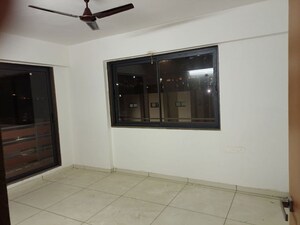 Room in 3 BHK Apartment at Sargasan – for Rent