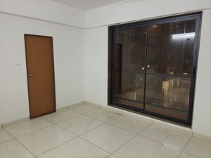Room in 3 BHK Apartment at Sargasan – for Rent