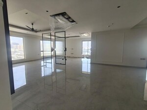 Room in 3 BHK Apartment at Sri Fortune Sonthalia Sky Villas, Kokapet – for Rent