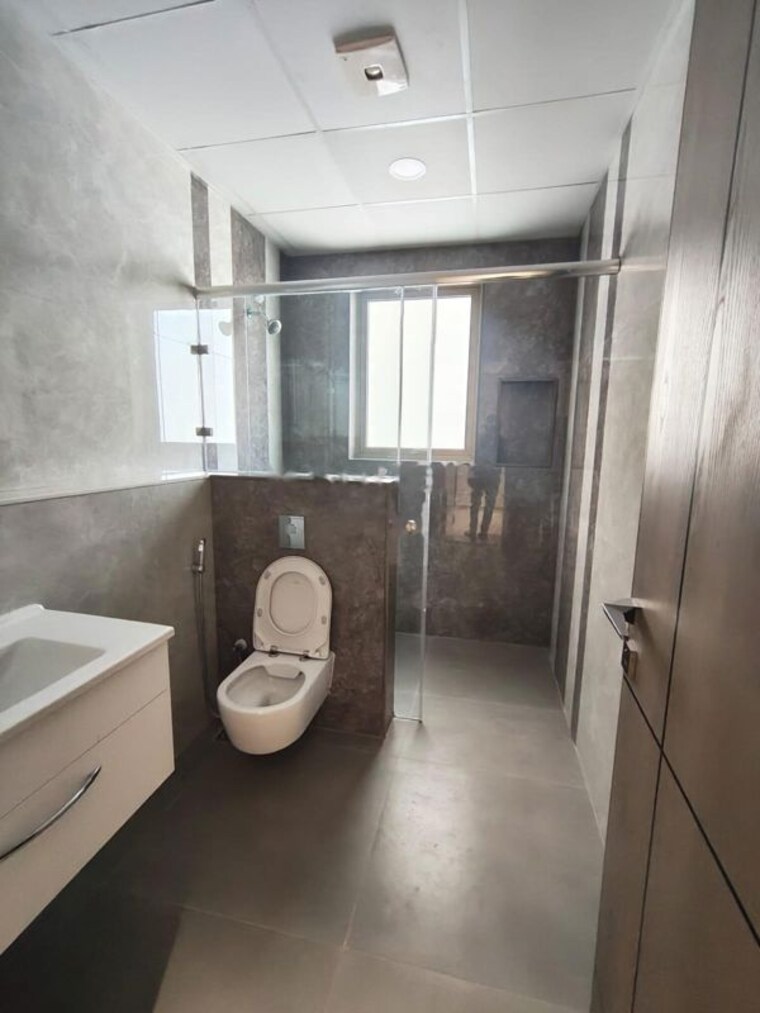 Bathroom, sri-fortune-sonthalia-sky-villas 3 Bedroom 6000 Sq.Ft. Apartment In Kokapet Hyderabad 10251430