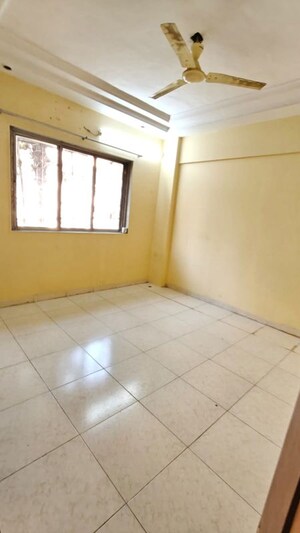 Room in 3 BHK Apartment at Doordarshan CHS, Goregaon East – for Rent