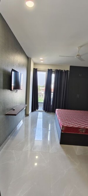 Furnished Amenities in 1 BHK Builder Floor at Sector 52 – for Rent
