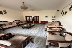 Bedroom in 6+ BHK Independent House at Sector 16 A – for Sale