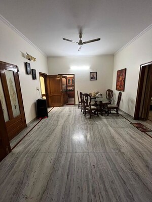 Bedroom in 6+ BHK Independent House at Sector 16 A – for Sale