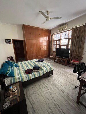 Bedroom in 6+ BHK Independent House at Sector 16 A – for Sale