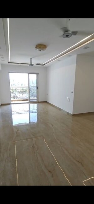 Room in 3 BHK Apartment at Juhu Residency, Juhu – for Rent