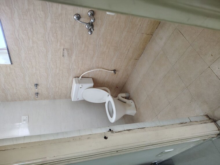 Bathroom, bariatu housing colony 3 Bedroom 1500 Sq.Ft. Apartment In Bariatu Housing Colony Ranchi 10251719