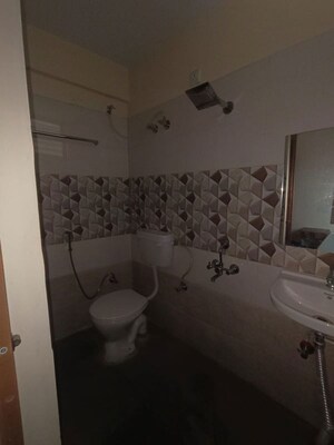 Bathroom in 1 RK Builder Floor at Bommanahalli – for Rent