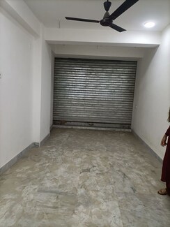 Retail Shop For Rent in CIT Road
