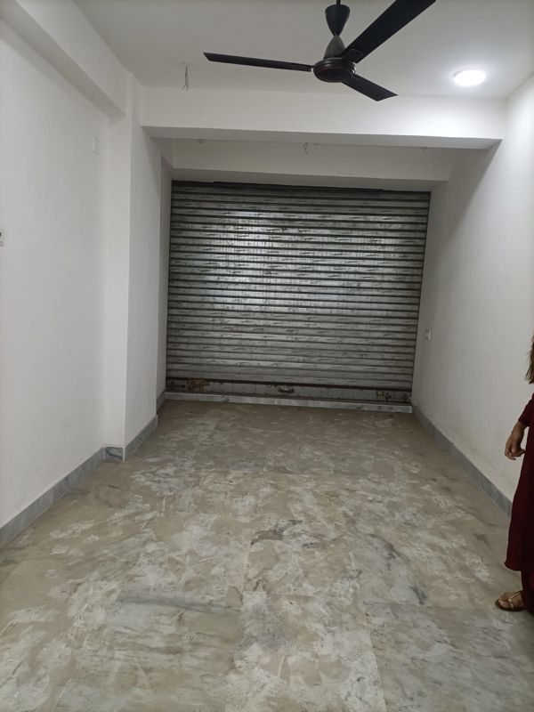 Retail Shop For Rent in CIT Road