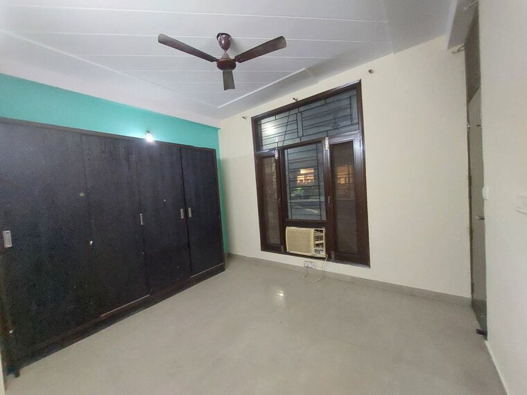 Room, sector 10 dwarka 3 Bedroom 1500 Sq.Ft. Apartment In Sector 10 Dwarka Delhi 10234410