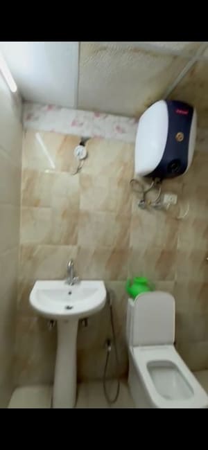 Bathroom in 3 BHK Apartment at Ajnara Le Garden Phase II, Sector 16b Greater Noida – for Sale