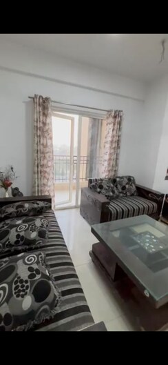 3 BHK + Extra Room Apartment For Sale in Ajnara Le Garden Phase II