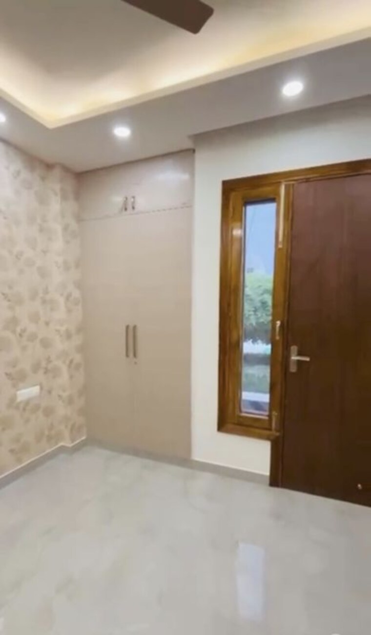 Room, bptp-park-elite-floors 3 Bedroom 250 Sq.Yd. Builder Floor In Sector 85 Faridabad 10251873