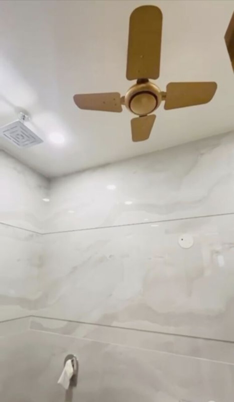 Bathroom, bptp-park-elite-floors 3 Bedroom 250 Sq.Yd. Builder Floor In Sector 85 Faridabad 10251873