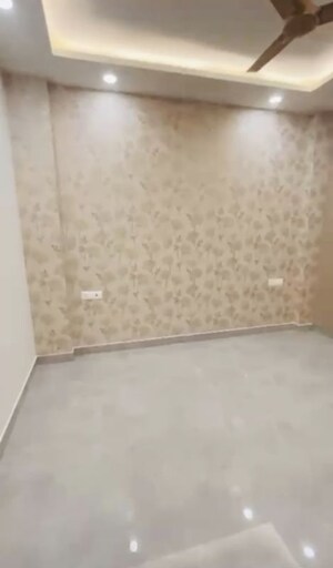 Room in 3 BHK Builder Floor at BPTP Park Elite Floors, Sector 85 – for Sale