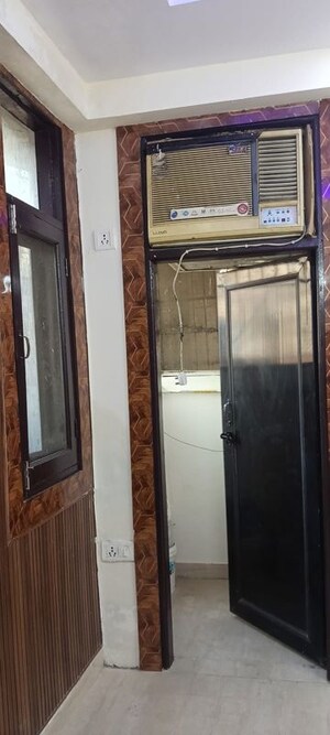 Building Lobby in 2 BHK Builder Floor at Amrapali Vaishali, Vaishali Sector 3 – for Rent