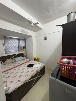 1.5 BHK Apartment For Rent in Luv Kush Tower