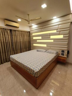 3 BHK Apartment For Rent in Khar West