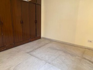 Room in 3 BHK Builder Floor at Hauz Khas – for Rent