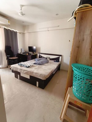 Bedroom in 2 BHK Apartment at Sindhi Society, Chembur – for Rent