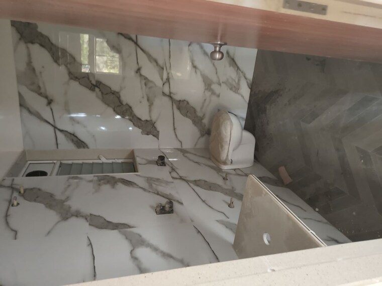 Bathroom, kurla east 1 Bedroom 460 Sq.Ft. Apartment In Kurla East Mumbai 10252282