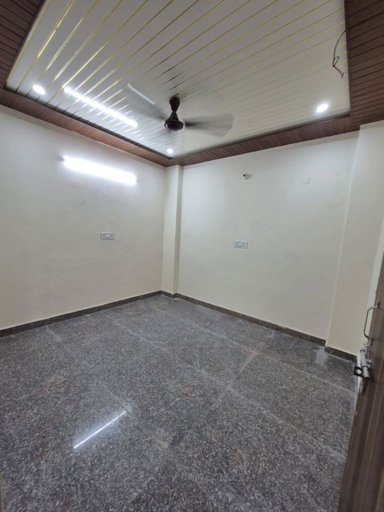 Room, nawada 3 Bedroom 50 Sq.Yd. Builder Floor In Nawada Delhi 10252617