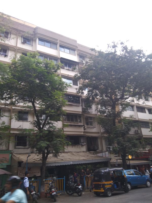 1 Rk  450 Sq.Ft. Apartment in El Plaza Apartments