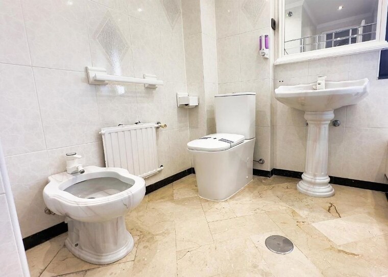 Bathroom, garodia-girivan-la-quinta 2 Bedroom 927 Sq.Ft. Apartment In Chembur Mumbai 10252583