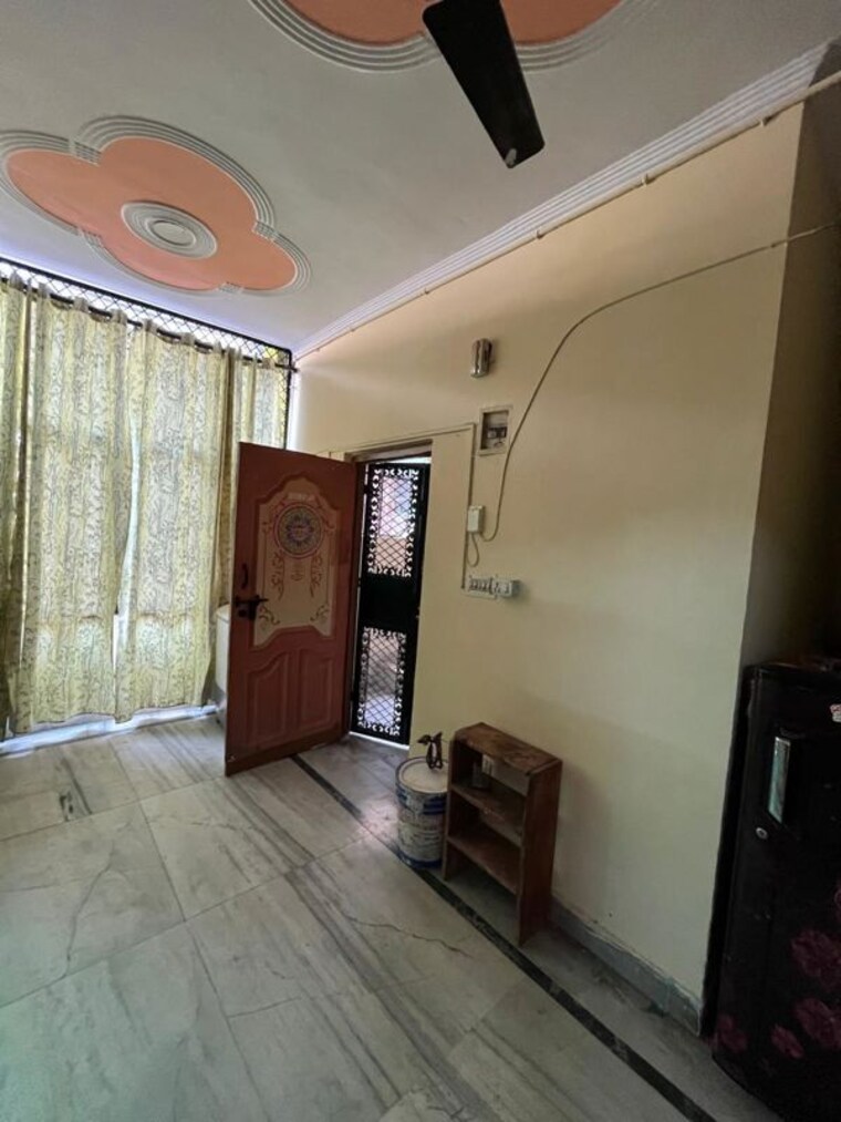 Living Room, uttam nagar 2 Bedroom 60 Sq.Yd. Builder Floor In Uttam Nagar Delhi 10252672