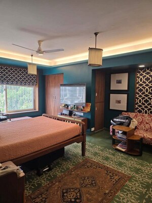 Bedroom in 2 BHK Apartment at Andheri West – for Rent