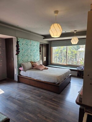 Bedroom in 2 BHK Apartment at Andheri West – for Rent