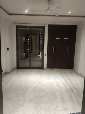 Room in 3 BHK Apartment at Panchsheel Enclave – for Rent