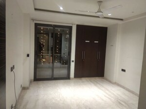 Room in 3 BHK Apartment at Panchsheel Enclave – for Rent