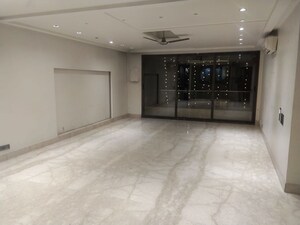 Room in 3 BHK Apartment at Panchsheel Enclave – for Rent