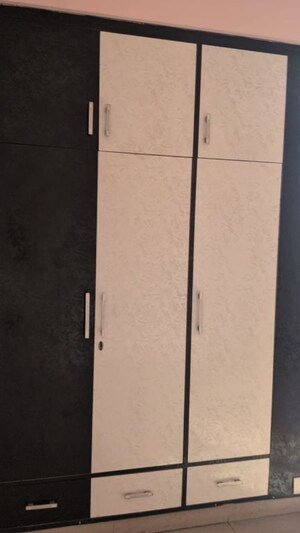 Furnished Amenities in 2.5 BHK Apartment at Gaur City 4th Avenue, Sector 4 Greater Noida – for Rent