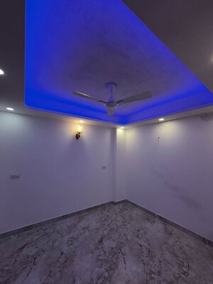 Room in 3 BHK Apartment at Palm Residency Chhatarpur, Chattarpur – for Rent