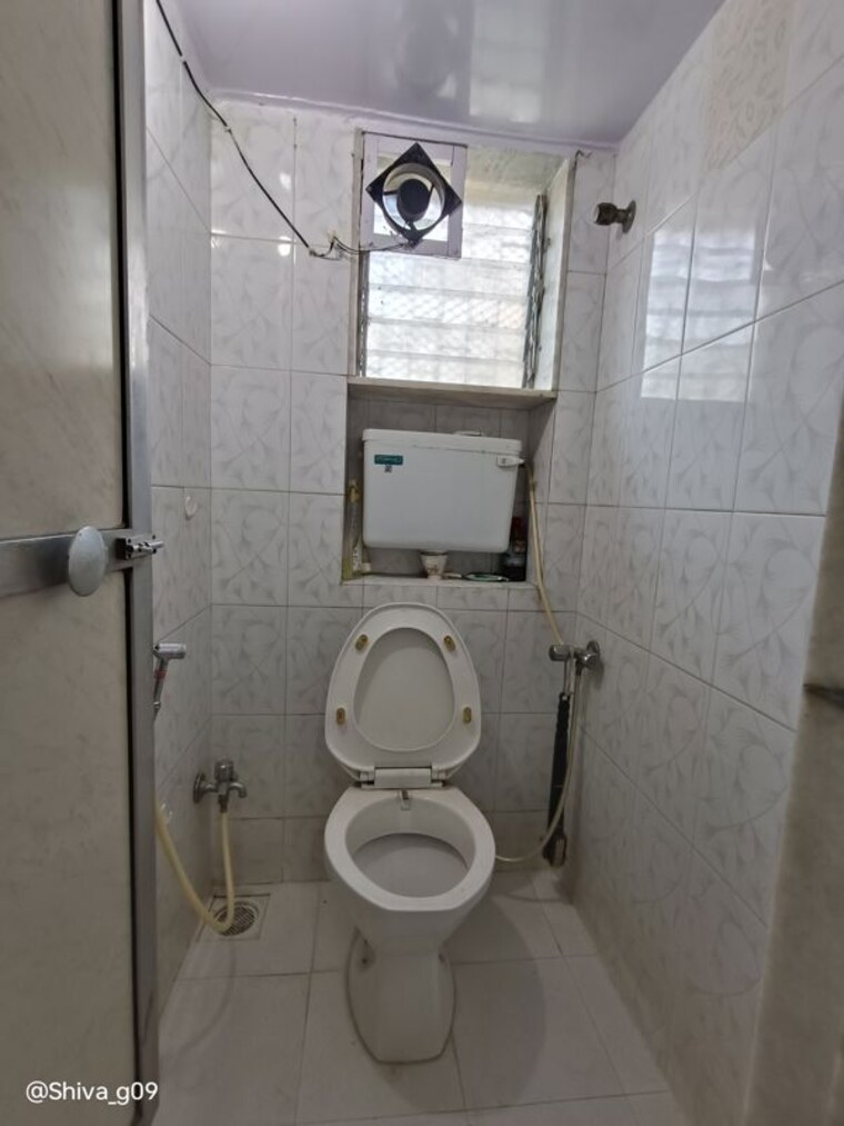 Bathroom, kabir-ashram-apartment 1 Bedroom 230 Sq.Ft. Apartment In Lower Parel Mumbai 10252876