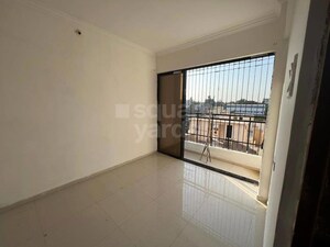 Room in 1 BHK Builder Floor at Badlapur East – for Rent