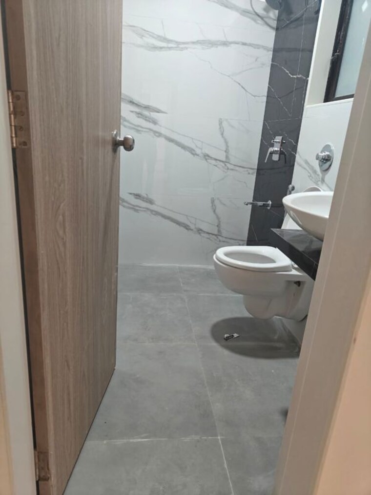 Bathroom, dheeraj-darshan 3 Bedroom 910 Sq.Ft. Apartment In Jogeshwari East Mumbai 10252898